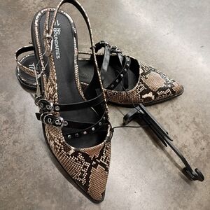 NWT No Boundaries Women's Faux Leather Strappy Moto Flats Size 10